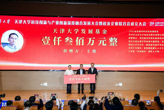 _九龙仓华发天荟值得买吗_厨房顶漏水可以做防水么