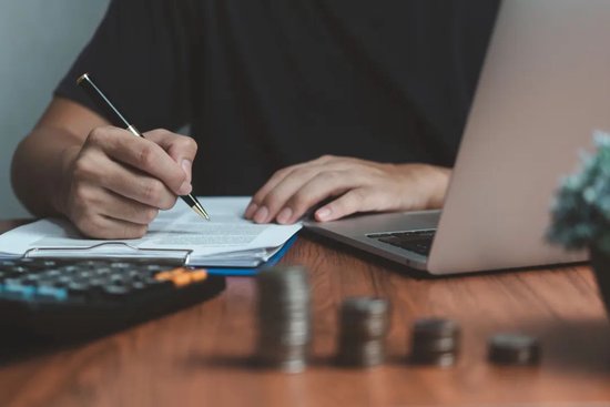 _闫鑫亏损35%卸任！中金基金人事震荡不断，年内2成产品换将_闫鑫亏损35%卸任！中金基金人事震荡不断，年内2成产品换将