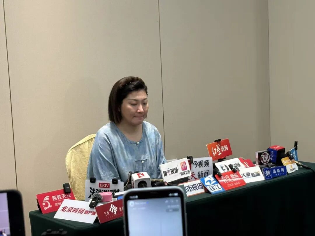 9月25日，在离婚案开庭前一天，王暖暖接受采访。新京报记者 李照 摄