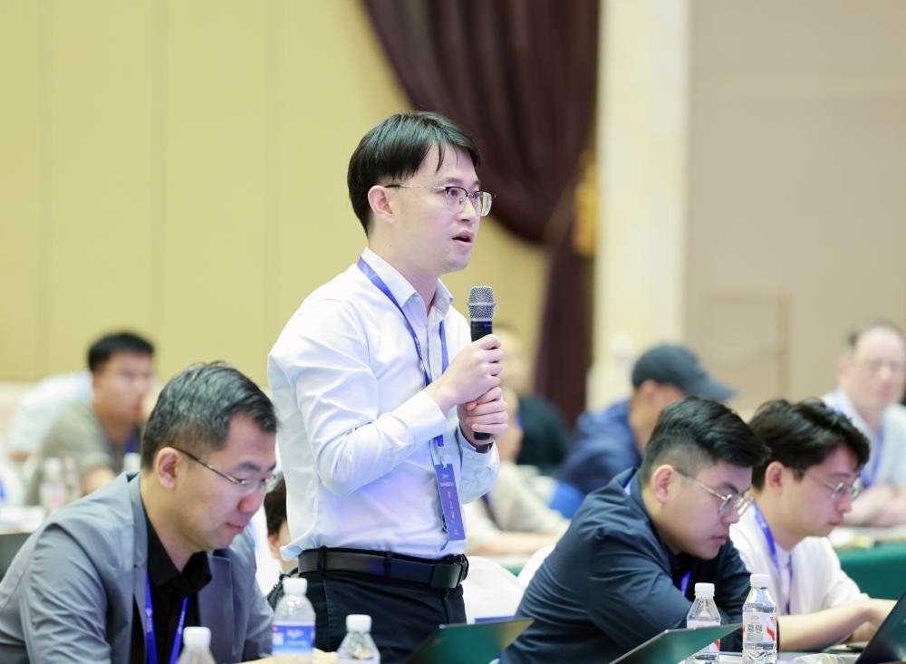 洋河股份股东大会现场：坚定长期主义，穿越行业周期__洋河股份股东大会现场：坚定长期主义，穿越行业周期