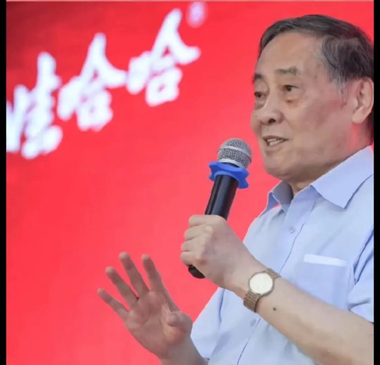 宗庆后被曝有七个私生子：“三房”曾是“管家”，生下孩子后便拿钱离开了