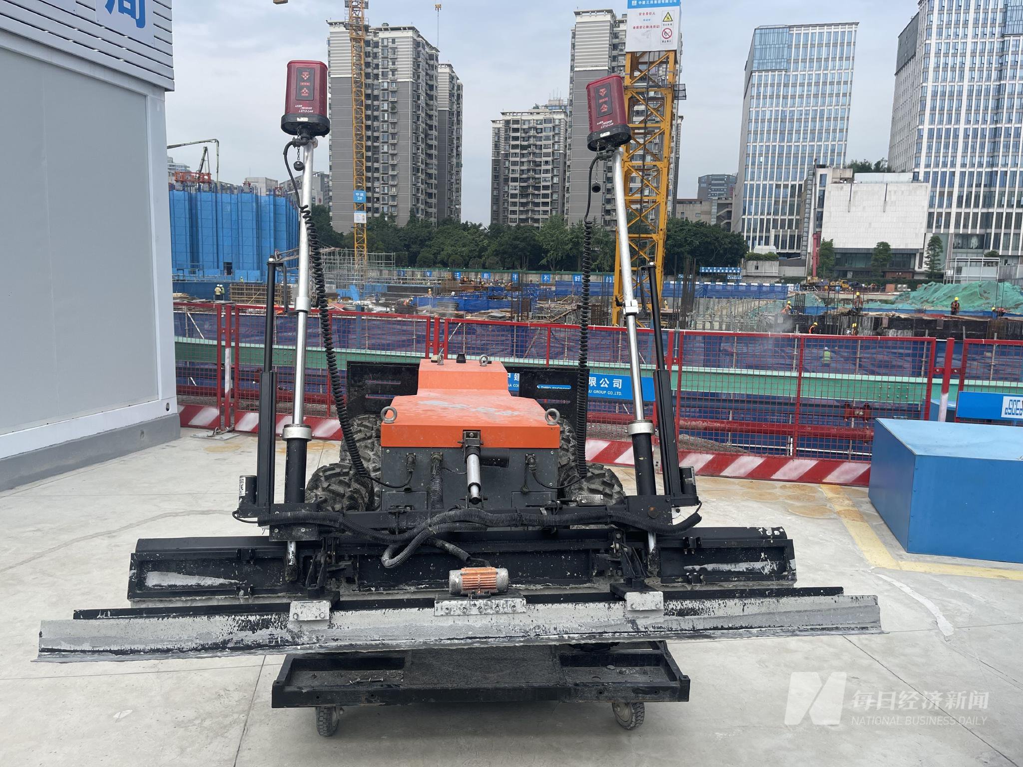 激光整平机器人 图片来源：每经记者 胥帅 摄