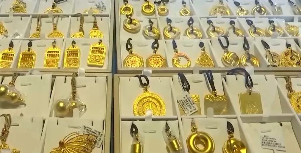 _金价暴涨_金价猛涨预示着什么