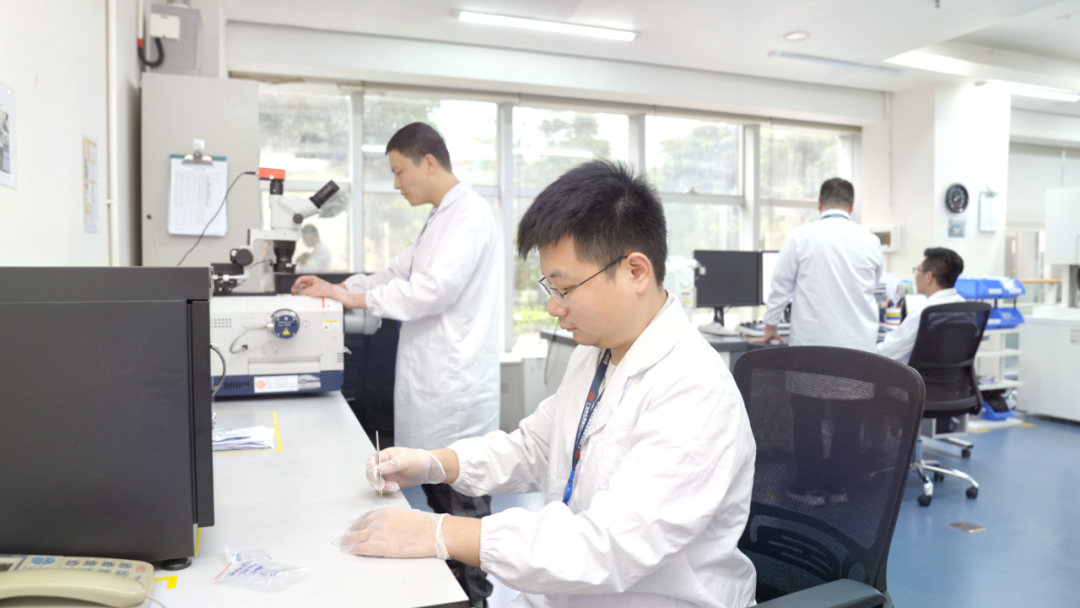 风华高科研发人员加速高效创新。通讯员供图