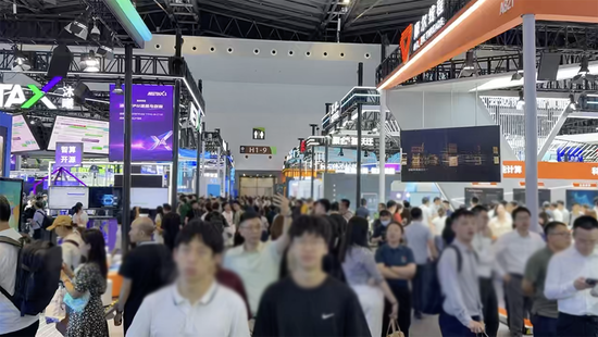 人工智能大会彻底引爆！展区水泄不通，门票炒到2000多，暴走3万步带来最全看点__人工智能大会彻底引爆！展区水泄不通，门票炒到2000多，暴走3万步带来最全看点