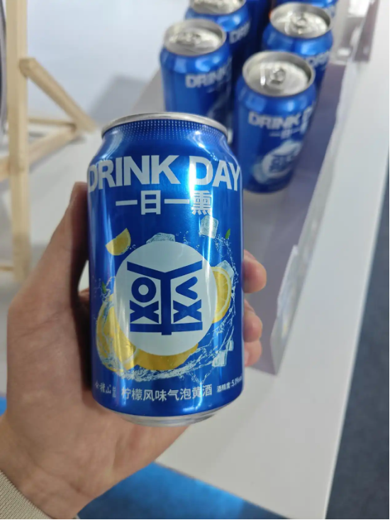 气泡白酒好喝么_白酒加气泡酒_