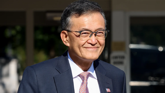 英特尔公司首席执行官陈立武