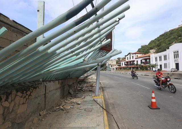 _韩国民众集会抗议_韩国民众剃发抗议