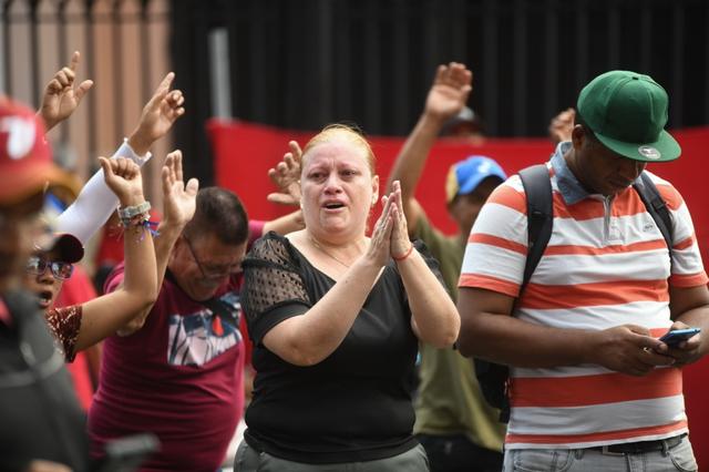 韩国民众集会抗议__韩国民众剃发抗议