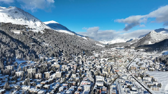 冬季达沃斯论坛开幕，呼吁全球秉持“对话精神”，与会嘉宾规格创纪录