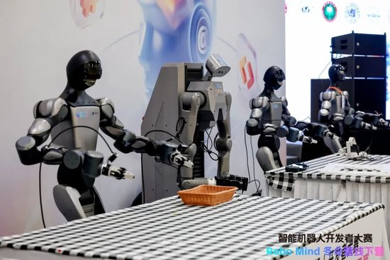 云锋红杉20亿重仓「顶配玩家」：千寻智能跃升百亿独角兽__云锋红杉20亿重仓「顶配玩家」：千寻智能跃升百亿独角兽